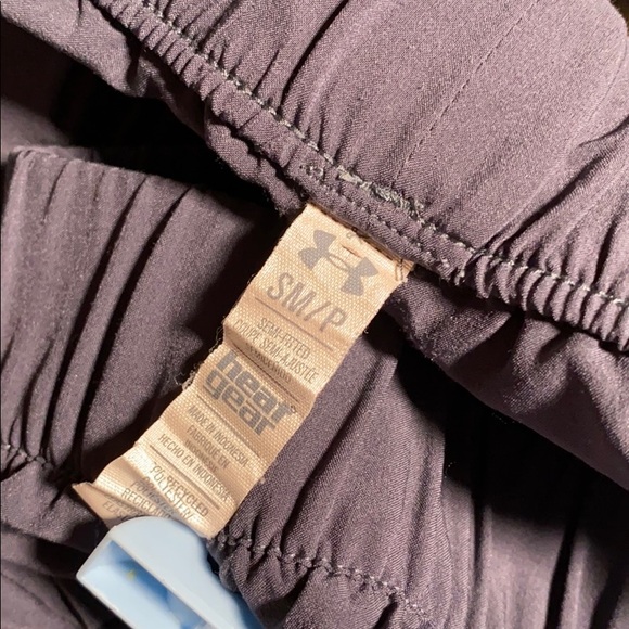 💚 3 for $15 💚 - Under Armour Semi Fitted Heat Gear Shorts size Small - Picture 2 of 16